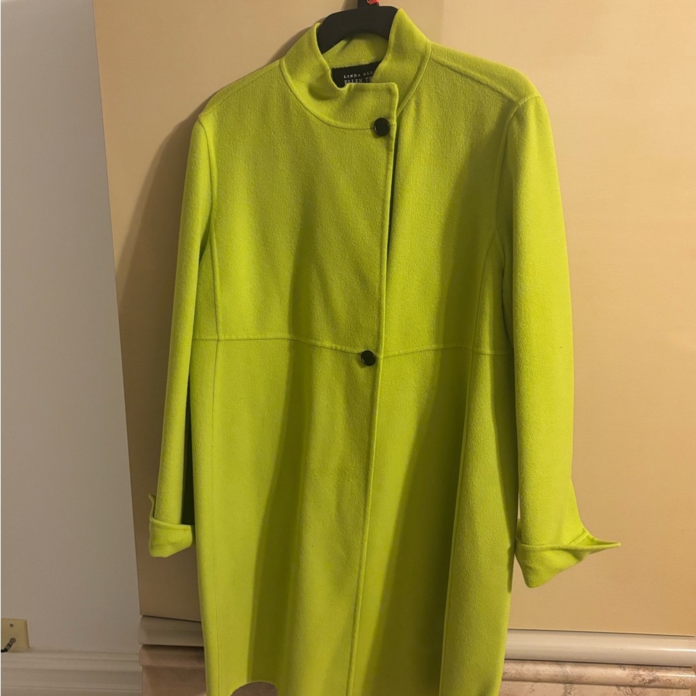 Vibrant Green Trench Coat with Long Sleeves and High Collar